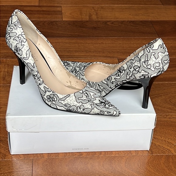 Nine West NWOT Women’s Black Barbe Pumps - Picture 15 of 16